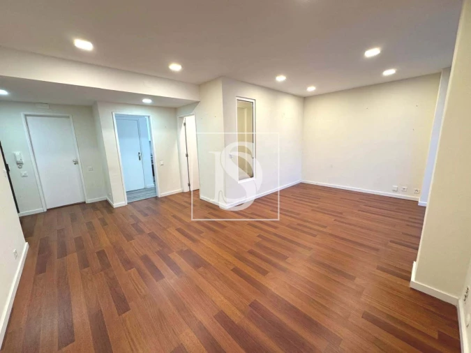 Apartamento T3 para Arrendamento em Carnaxide e Queijas Foto 1