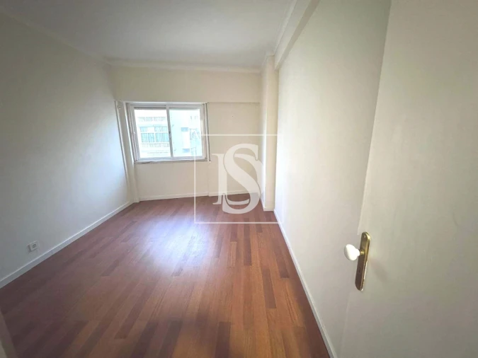 Apartamento T3 para Arrendamento em Carnaxide e Queijas Foto 17