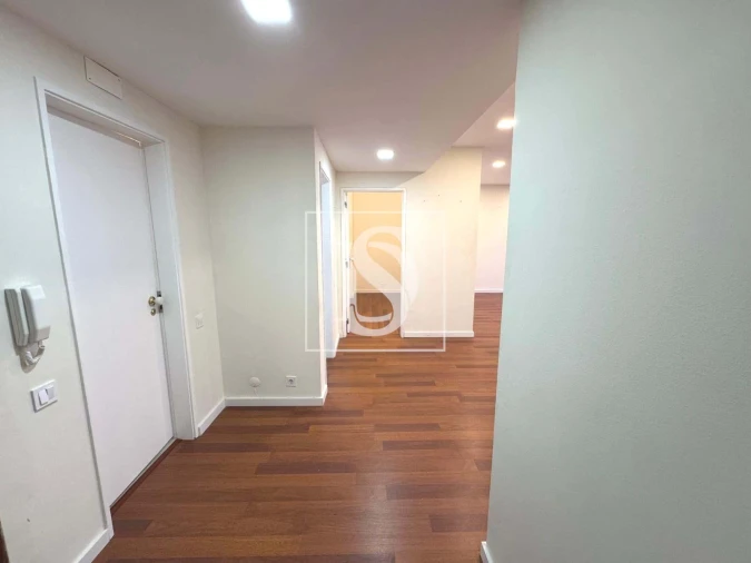 Apartamento T3 para Arrendamento em Carnaxide e Queijas Foto 14