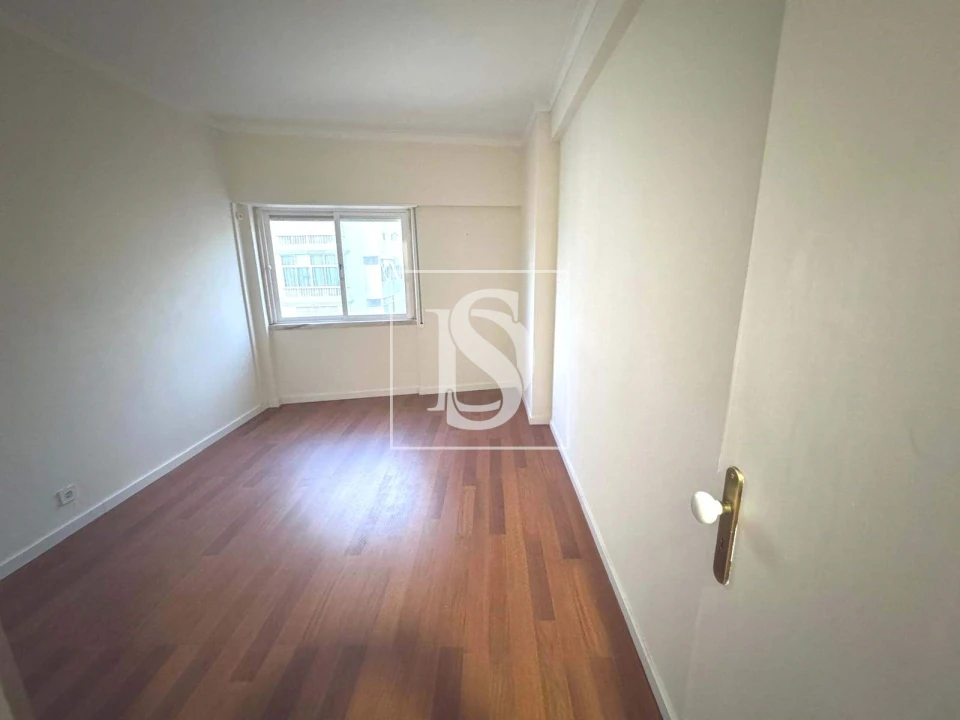 Apartamento T3 para Arrendamento em Carnaxide e Queijas Foto 17