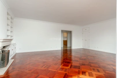 Apartamento T4 para Arrendamento em Cascais e Estoril