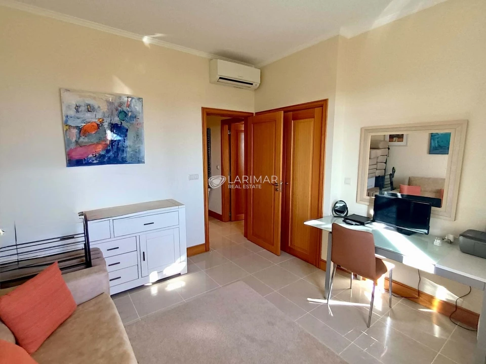 Apartamento T3 para Venda em Quarteira Foto 11
