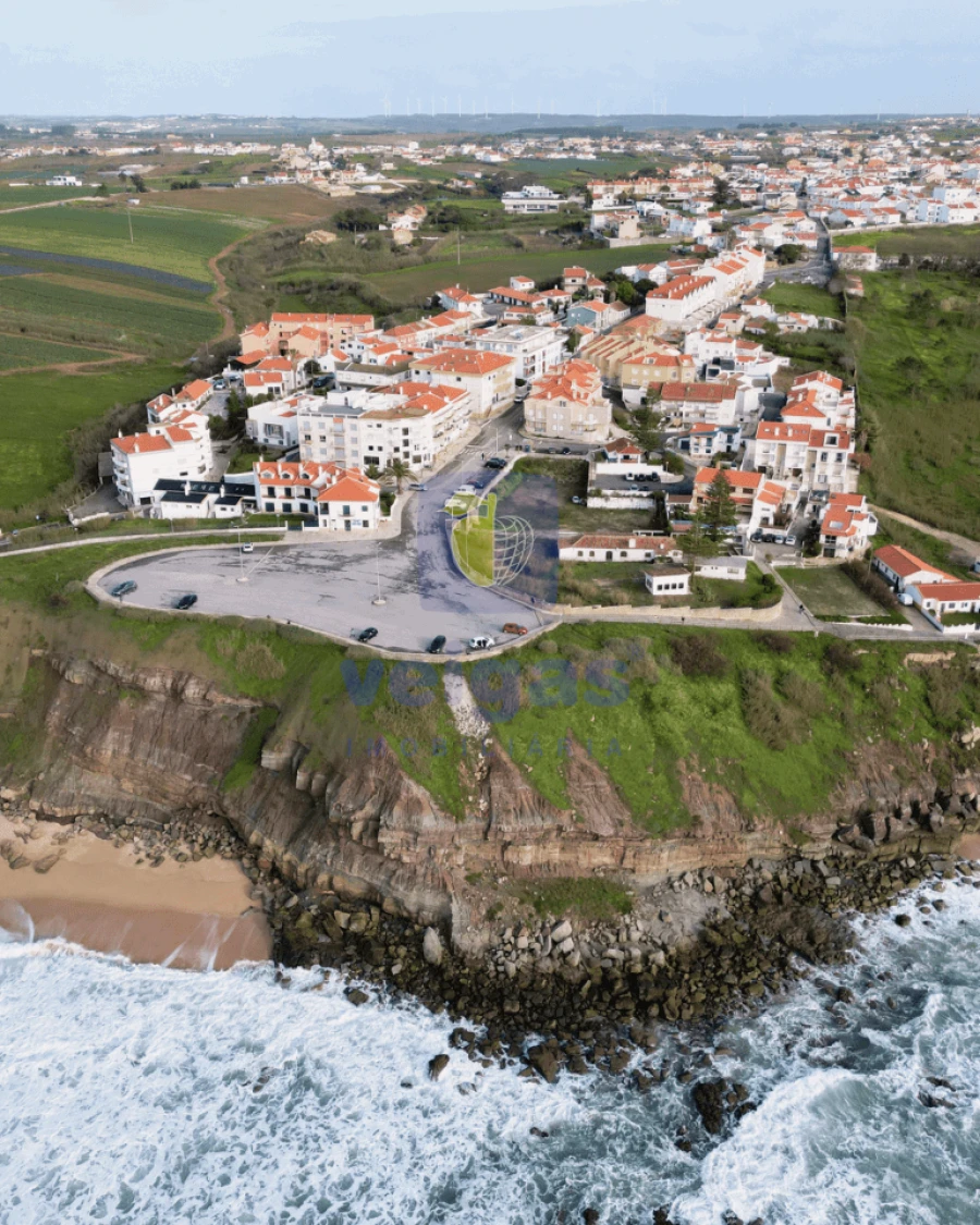 Moradia T3 para Venda em Atouguia da Baleia Foto 17