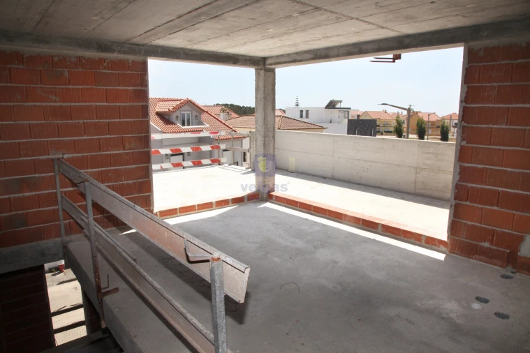 Moradia T3 para Venda em Atouguia da Baleia Foto 7