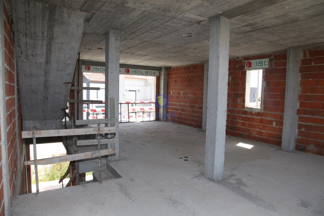 Moradia T3 para Venda em Atouguia da Baleia Foto 10