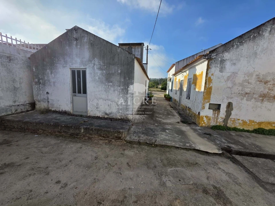 Moradia T1 para Venda em Parreira e Chouto Foto 1