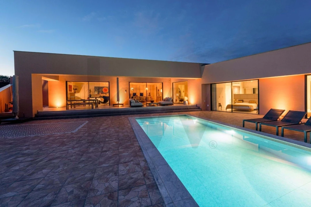 Moradia T4 para Venda em Odiaxere Foto 38