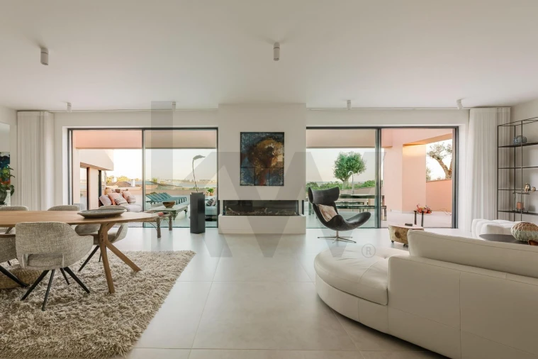 Moradia T4 para Venda em Odiaxere Foto 12