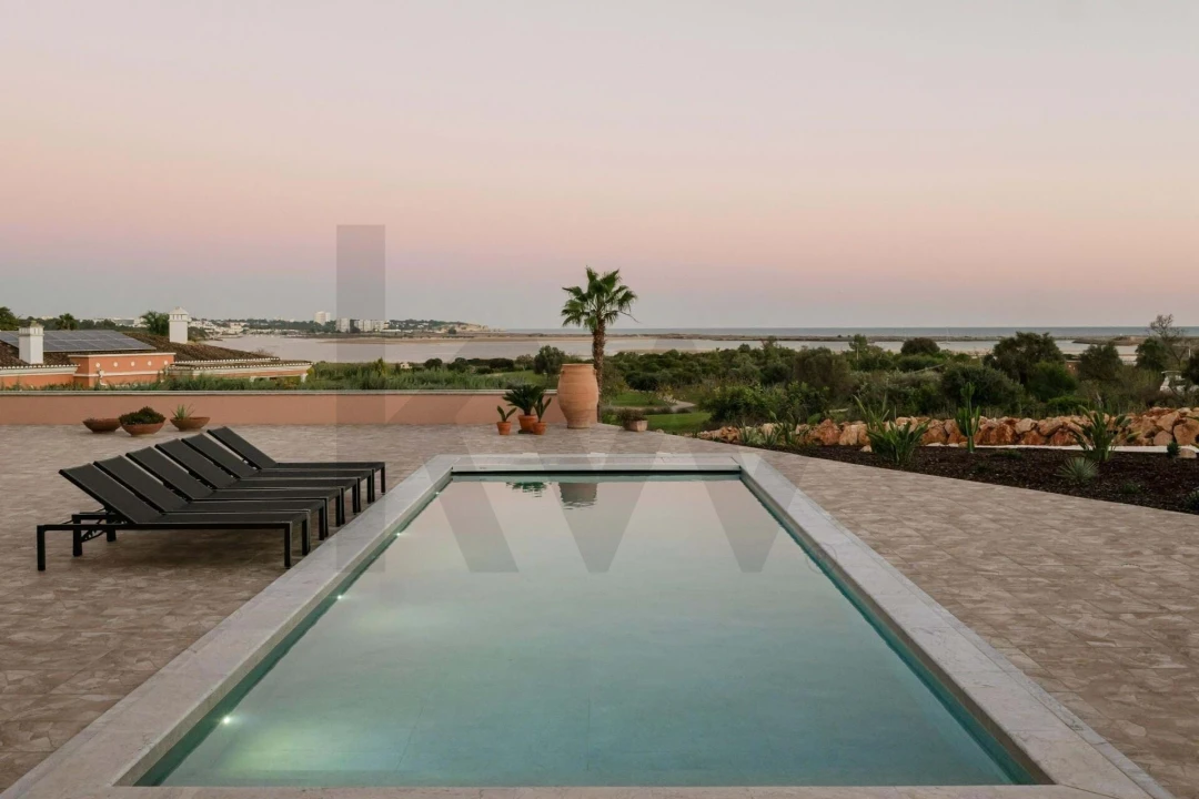 Moradia T4 para Venda em Odiaxere Foto 46