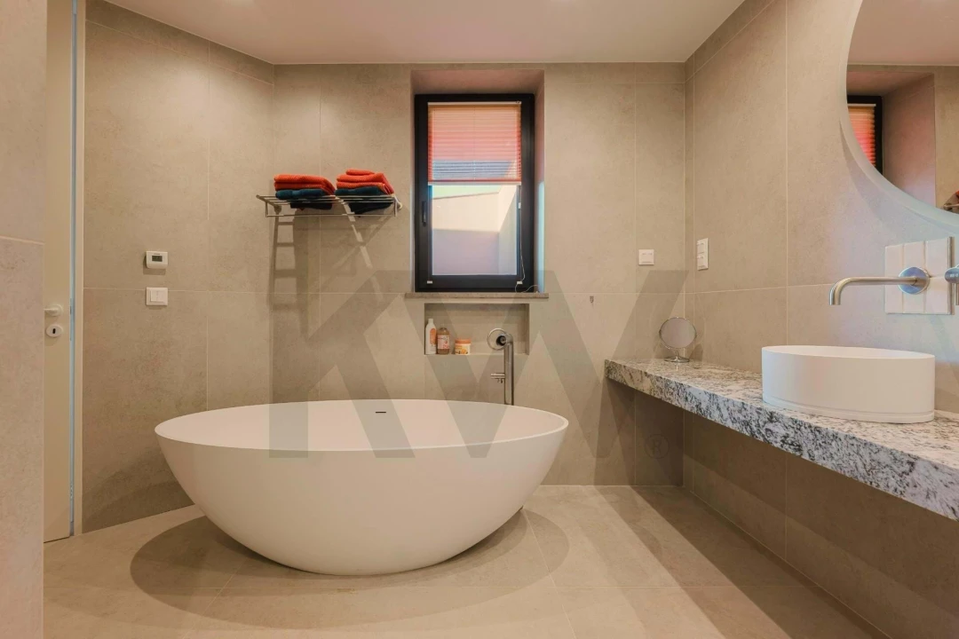 Moradia T4 para Venda em Odiaxere Foto 27