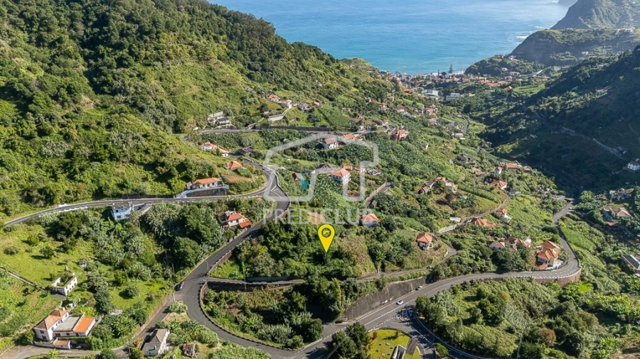 Terreno para Venda em Porto da Cruz Foto 1