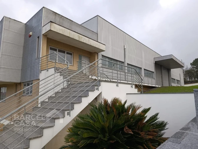 Armazém para Arrendamento em Areias Foto 2