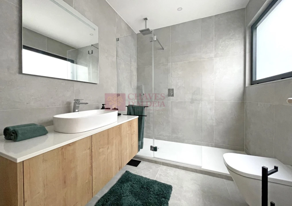 Apartamento T2 para Arrendamento em Encarnação Foto 16