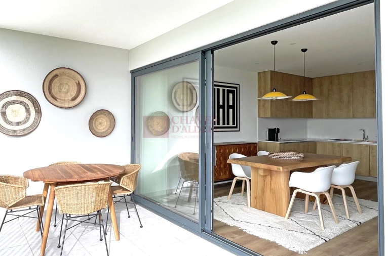 Apartamento T2 para Arrendamento em Encarnação Foto 3