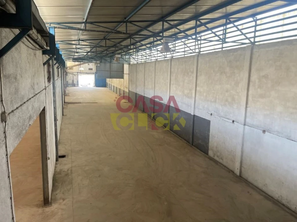 Armazém para Venda em Amiais de Baixo Foto 13