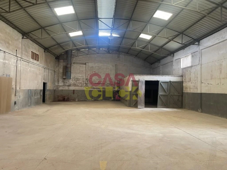 Armazém para Venda em Amiais de Baixo Foto 9