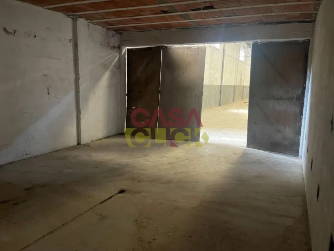 Armazém para Venda em Amiais de Baixo Foto 10