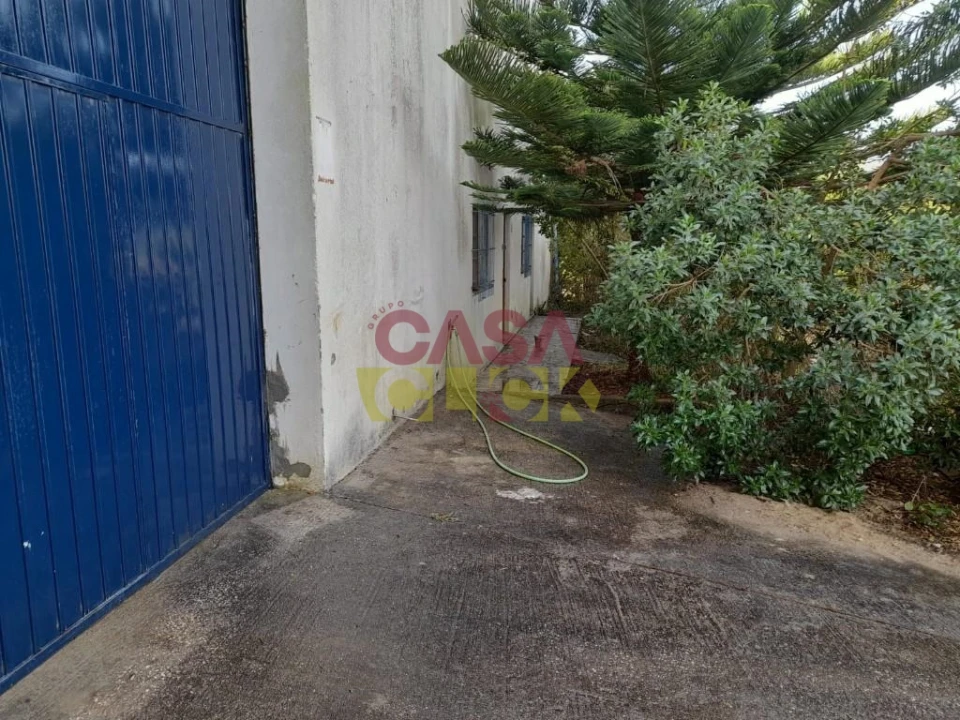 Armazém para Venda em Amiais de Baixo Foto 1