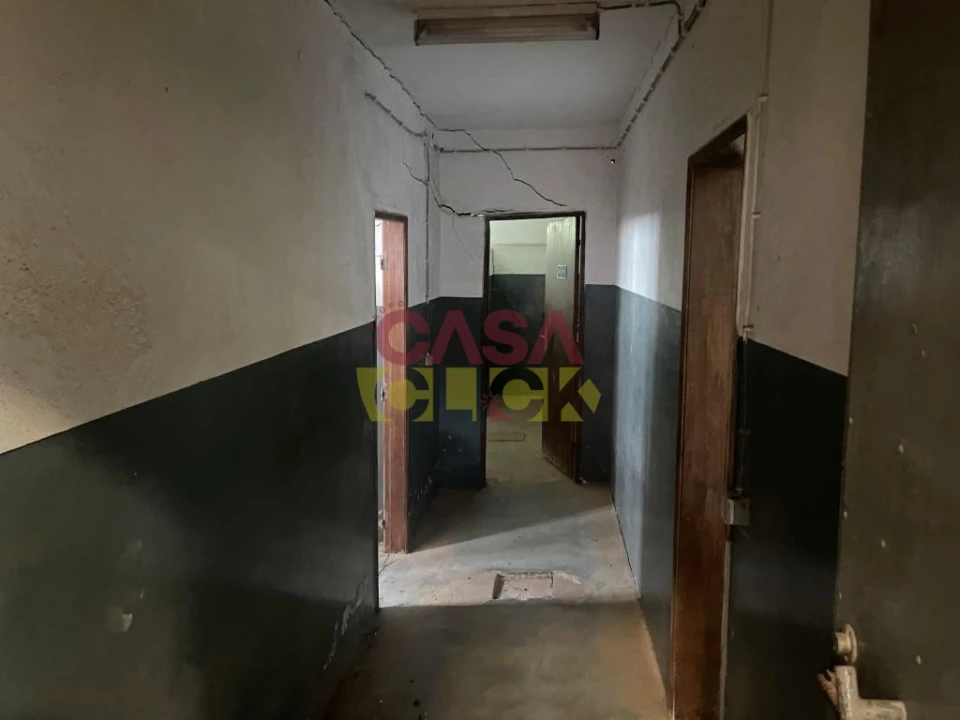 Armazém para Venda em Amiais de Baixo Foto 6