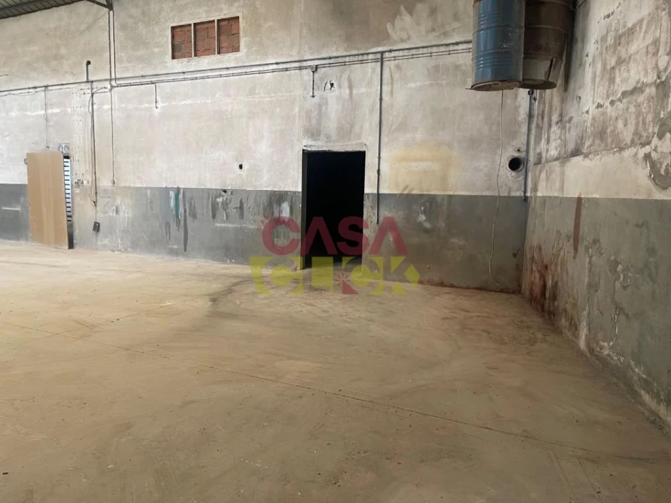 Armazém para Venda em Amiais de Baixo Foto 26