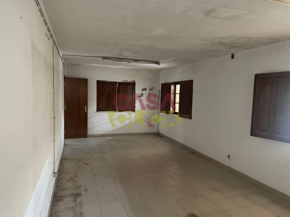 Armazém para Venda em Amiais de Baixo Foto 19