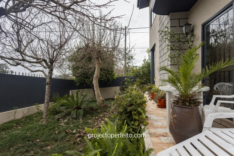 Moradia T4 para Venda em Baguim do Monte (Rio Tinto) Foto 1