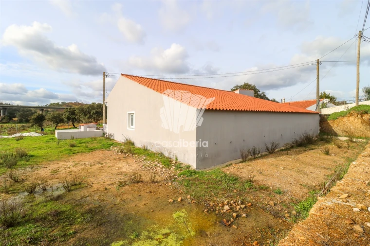 Moradia T3 para Venda em São Bartolomeu de Messines Foto 25