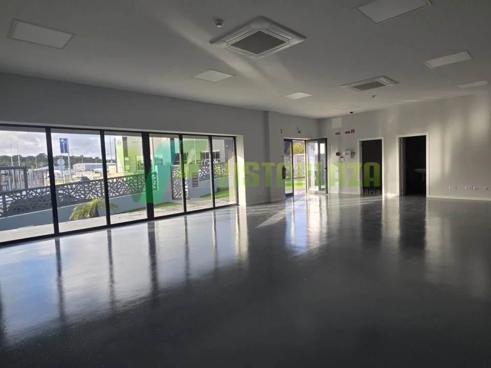 Loja para Arrendamento em Portimão Foto 5