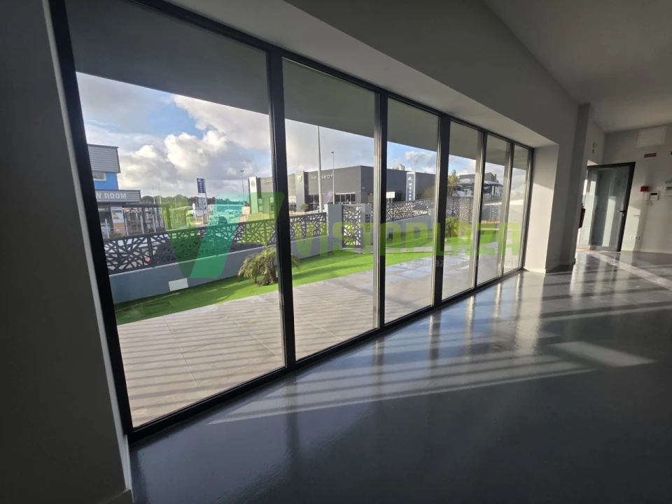 Loja para Arrendamento em Portimão Foto 10