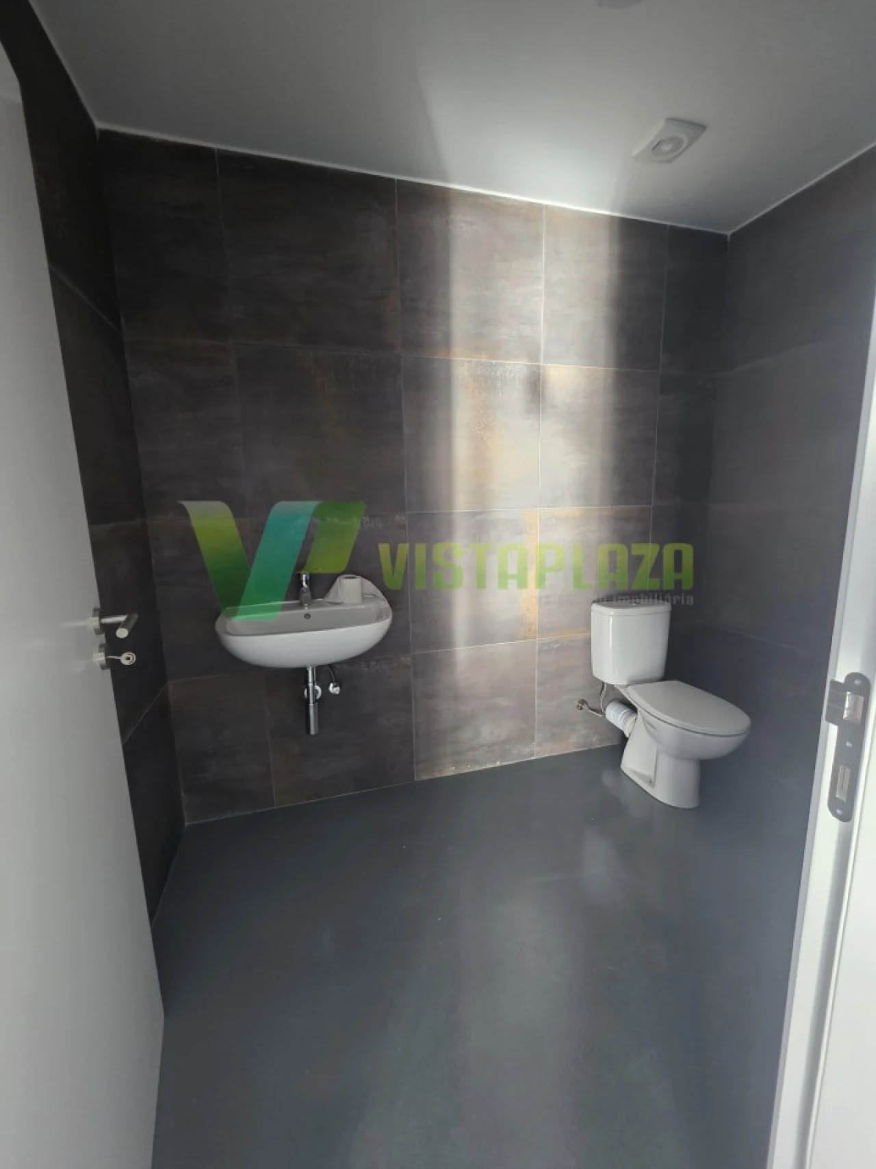 Loja para Arrendamento em Portimão Foto 12