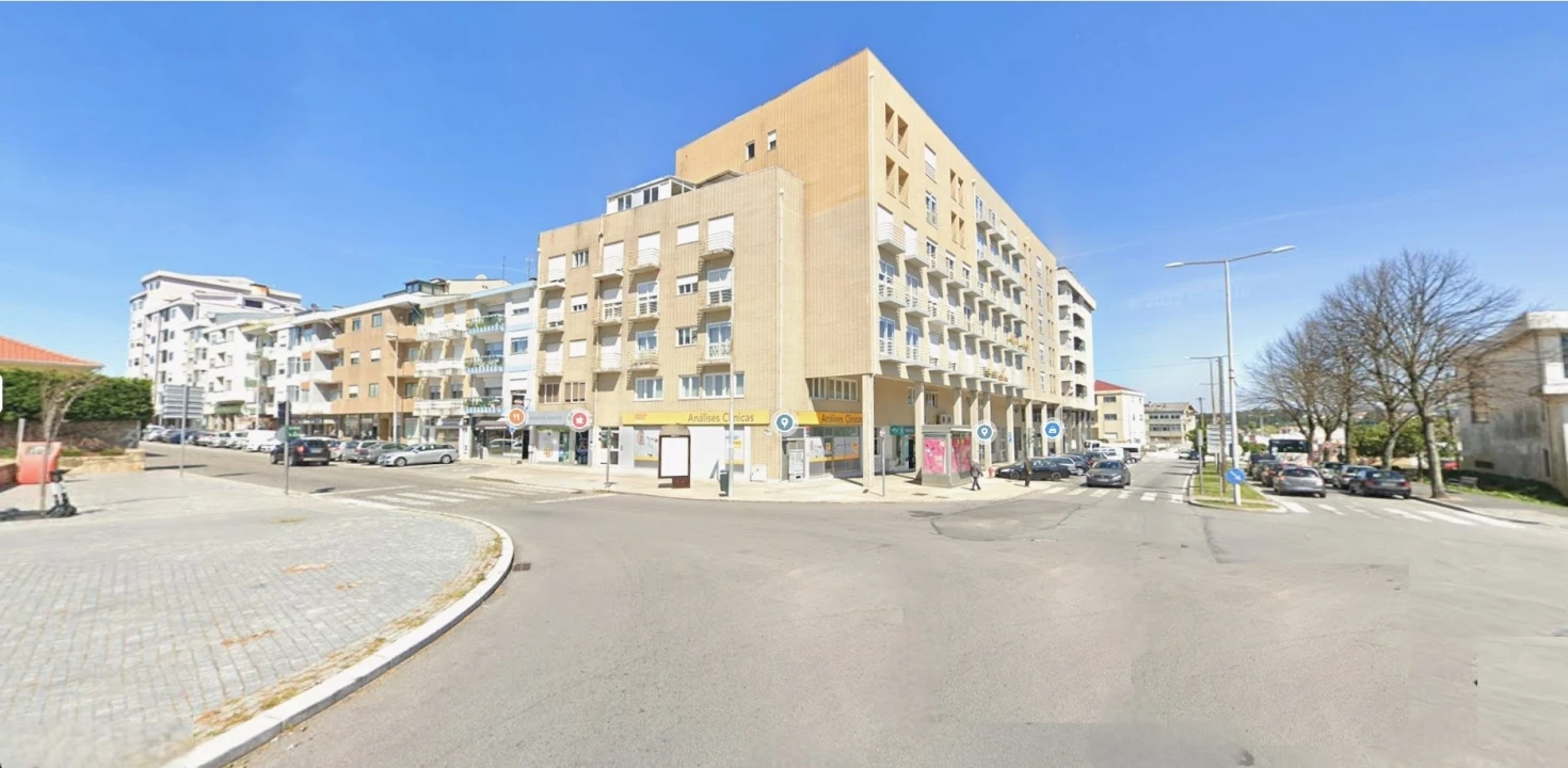 Terreno para Venda em Cidade da Maia Foto 2