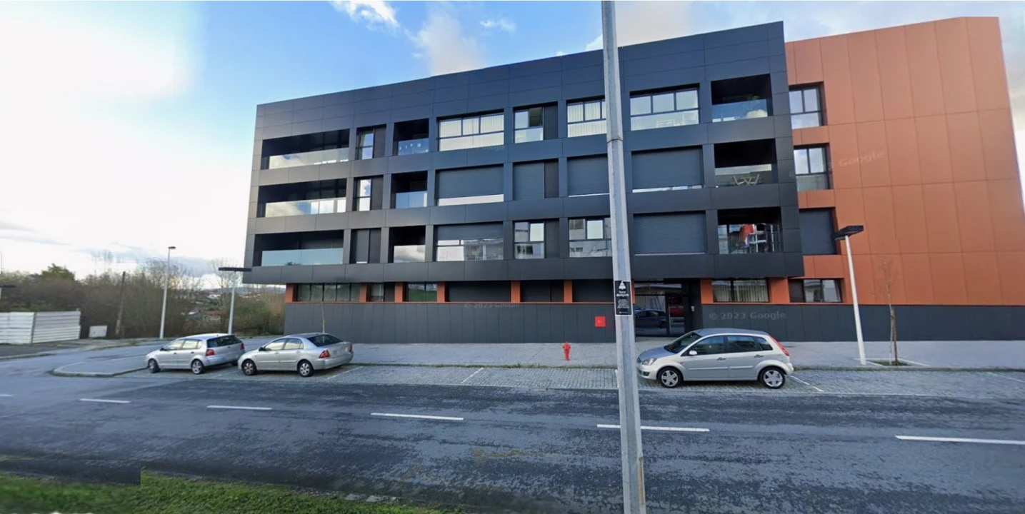 Terreno para Venda em Cidade da Maia Foto 4