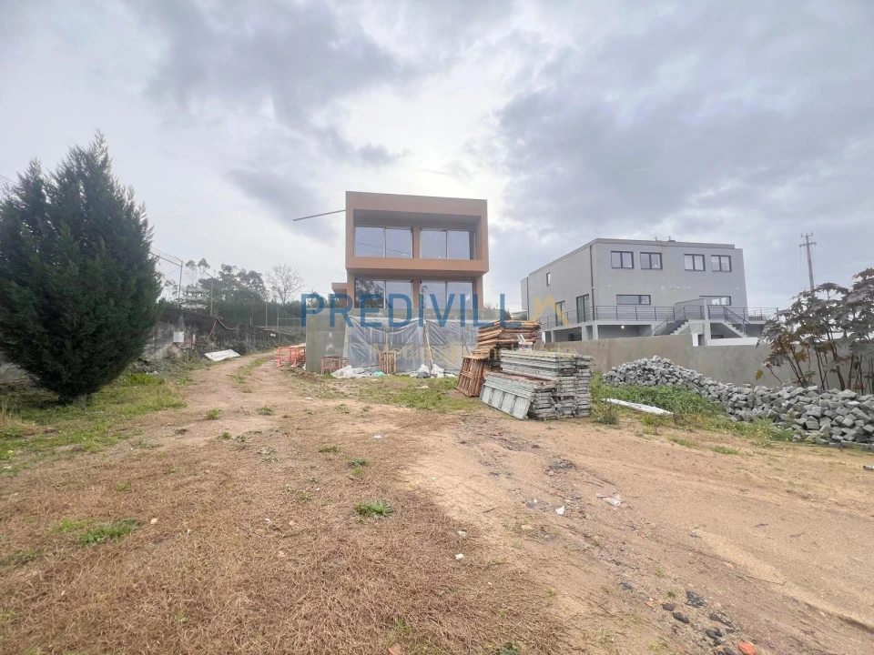 Moradia T3 para Venda em Vilar e Mosteiró Foto 31