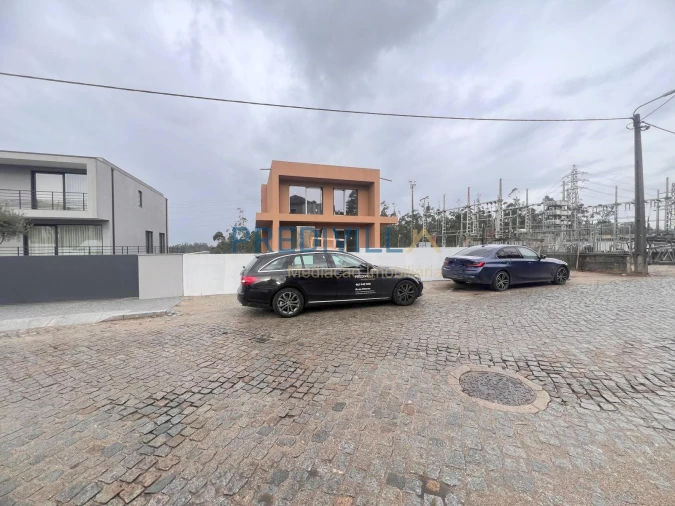 Moradia T3 para Venda em Vilar e Mosteiró Foto 28