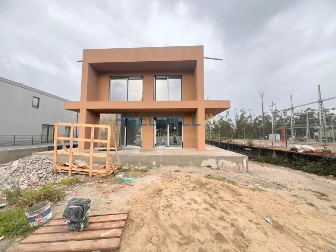 Moradia T3 para Venda em Vilar e Mosteiró Foto 30