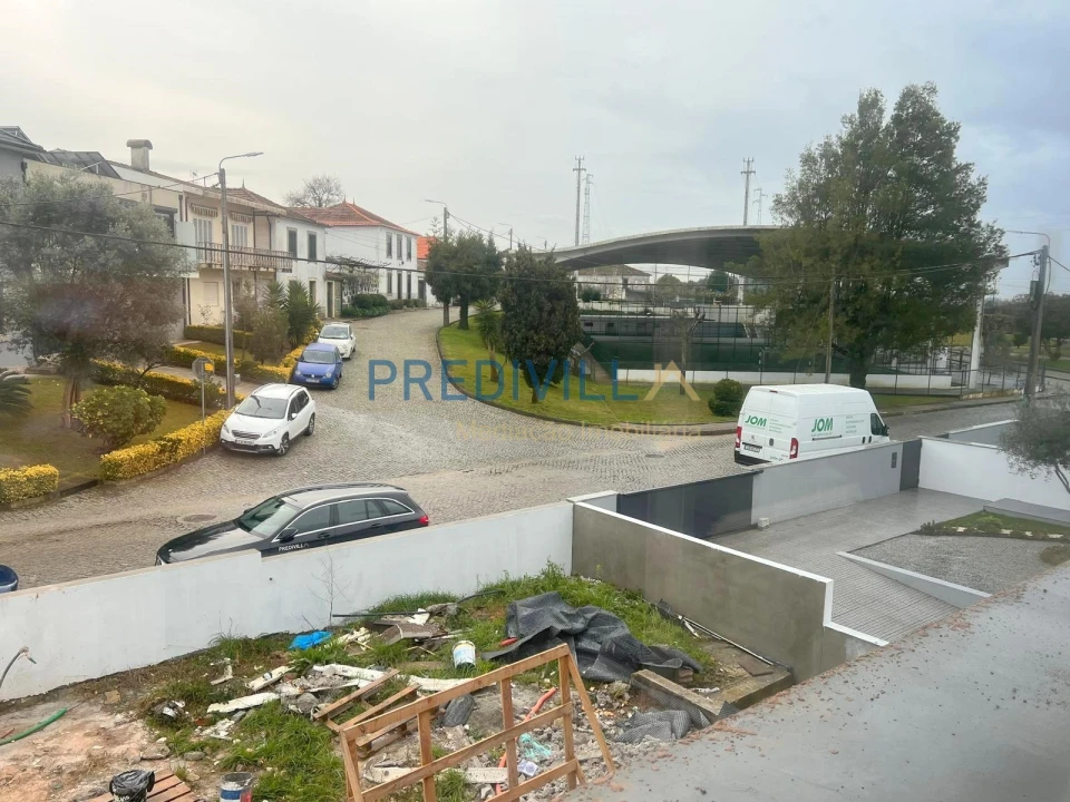 Moradia T3 para Venda em Vilar e Mosteiró Foto 9