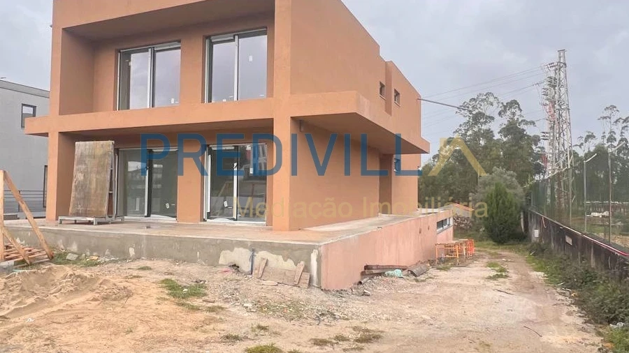 Moradia T3 para Venda em Vilar e Mosteiró
