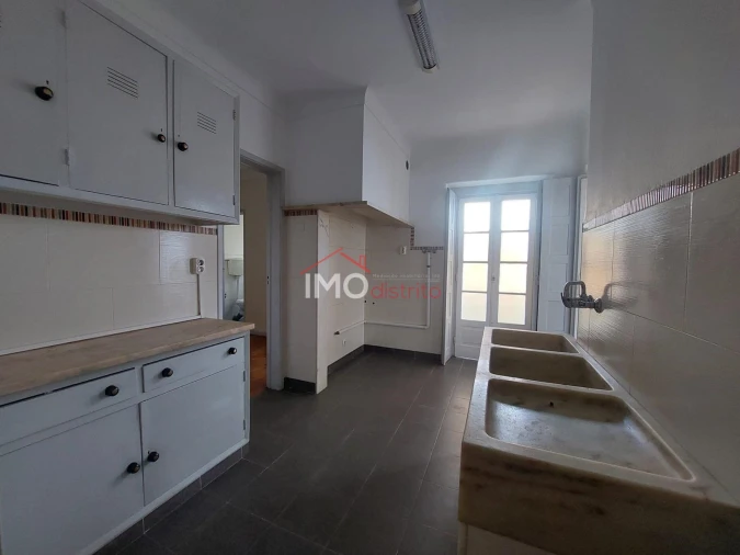 Apartamento T4 para Arrendamento em Sé e São Lourenço Foto 2