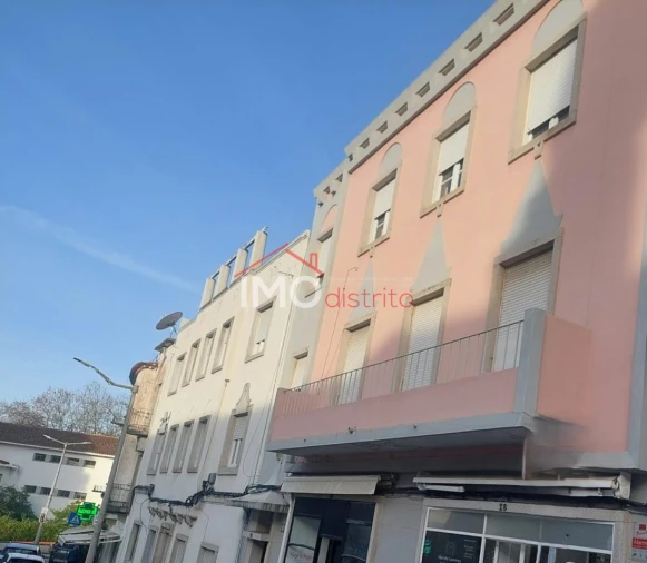 Apartamento T4 para Arrendamento em Sé e São Lourenço Foto 1