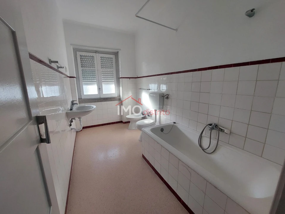 Apartamento T4 para Arrendamento em Sé e São Lourenço Foto 6