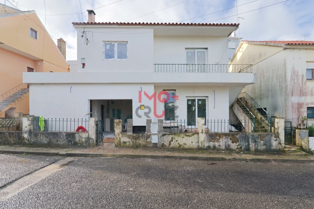 Moradia T4 para Venda em Santa Maria, São Pedro e Matacães Foto 1