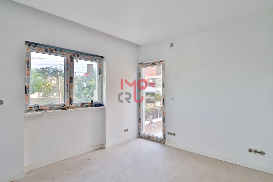 Moradia T4 para Venda em Santa Maria, São Pedro e Matacães Foto 4