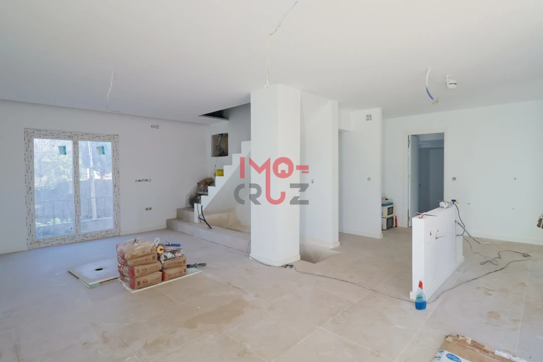 Moradia T4 para Venda em Santa Maria, São Pedro e Matacães Foto 2