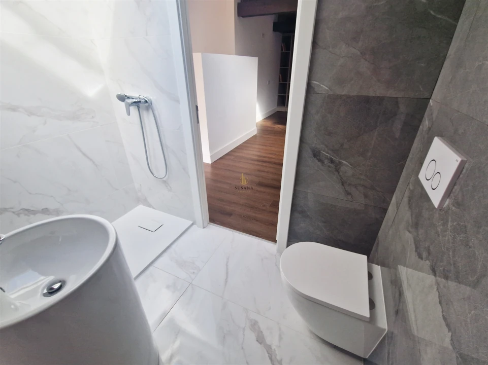 Apartamento T4 para Venda em Viseu Foto 30