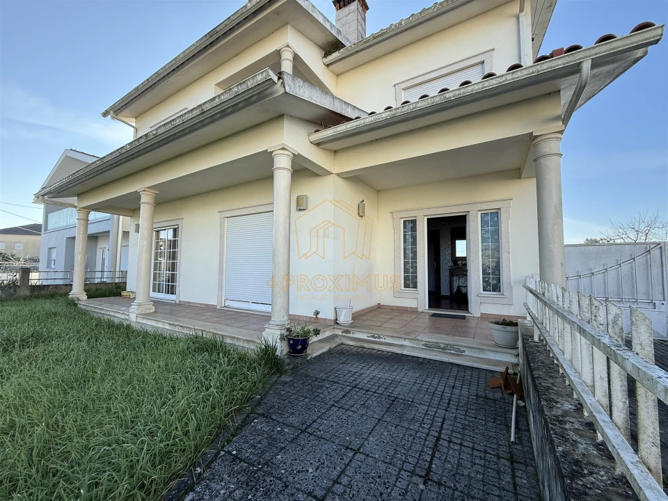 Moradia T4 para Venda em Maiorca Foto 1