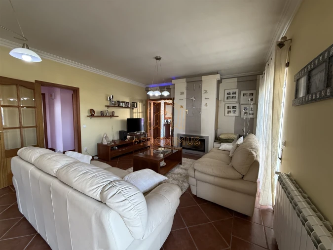 Moradia T4 para Venda em Maiorca Foto 8