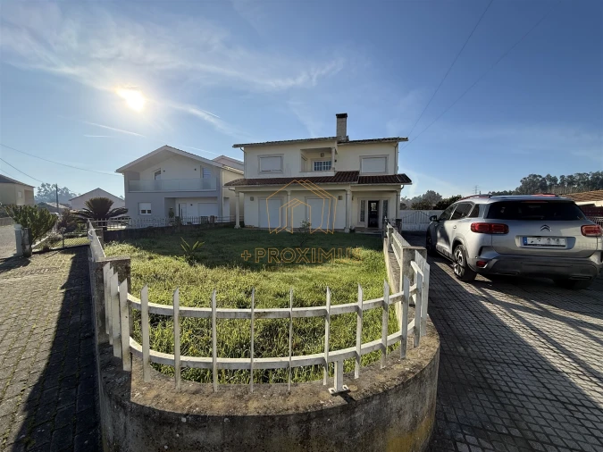 Moradia T4 para Venda em Maiorca Foto 2