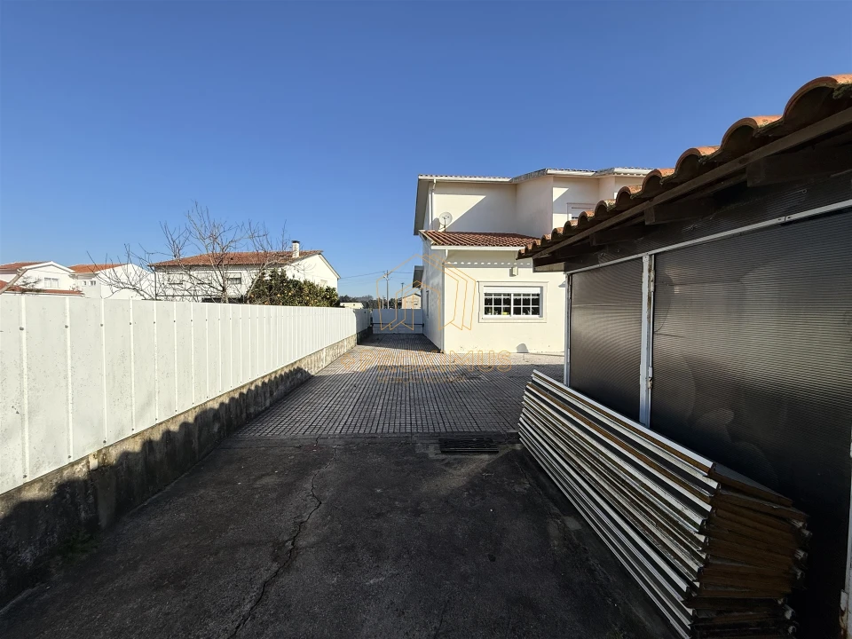 Moradia T4 para Venda em Maiorca Foto 32