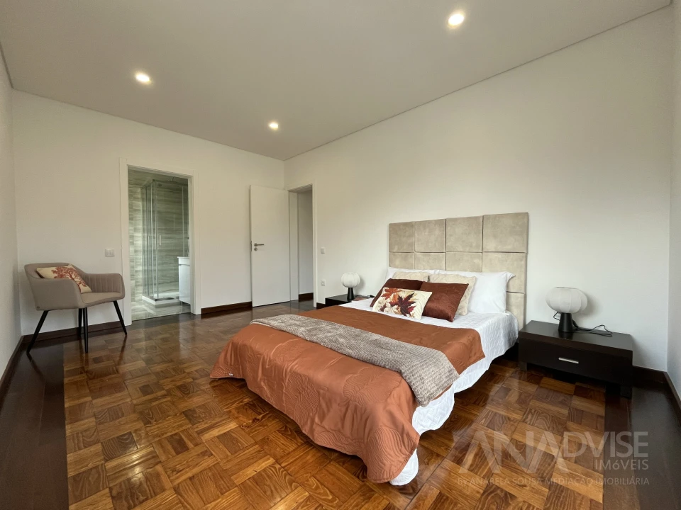 Apartamento T4 para Venda em Viseu Foto 37