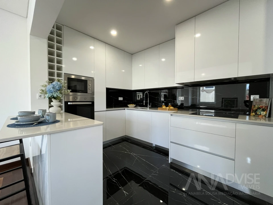 Apartamento T4 para Venda em Viseu Foto 7